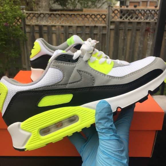 Air Max 90 ‘Volt’ 2020 - Picture 2 of 8